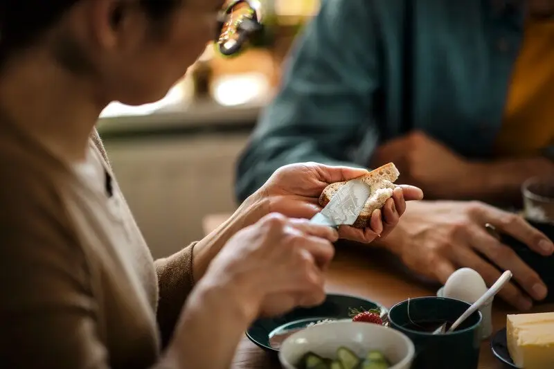 Ніж для олії Fiskars Functional Form 8 см 1057546 - Зображення 2